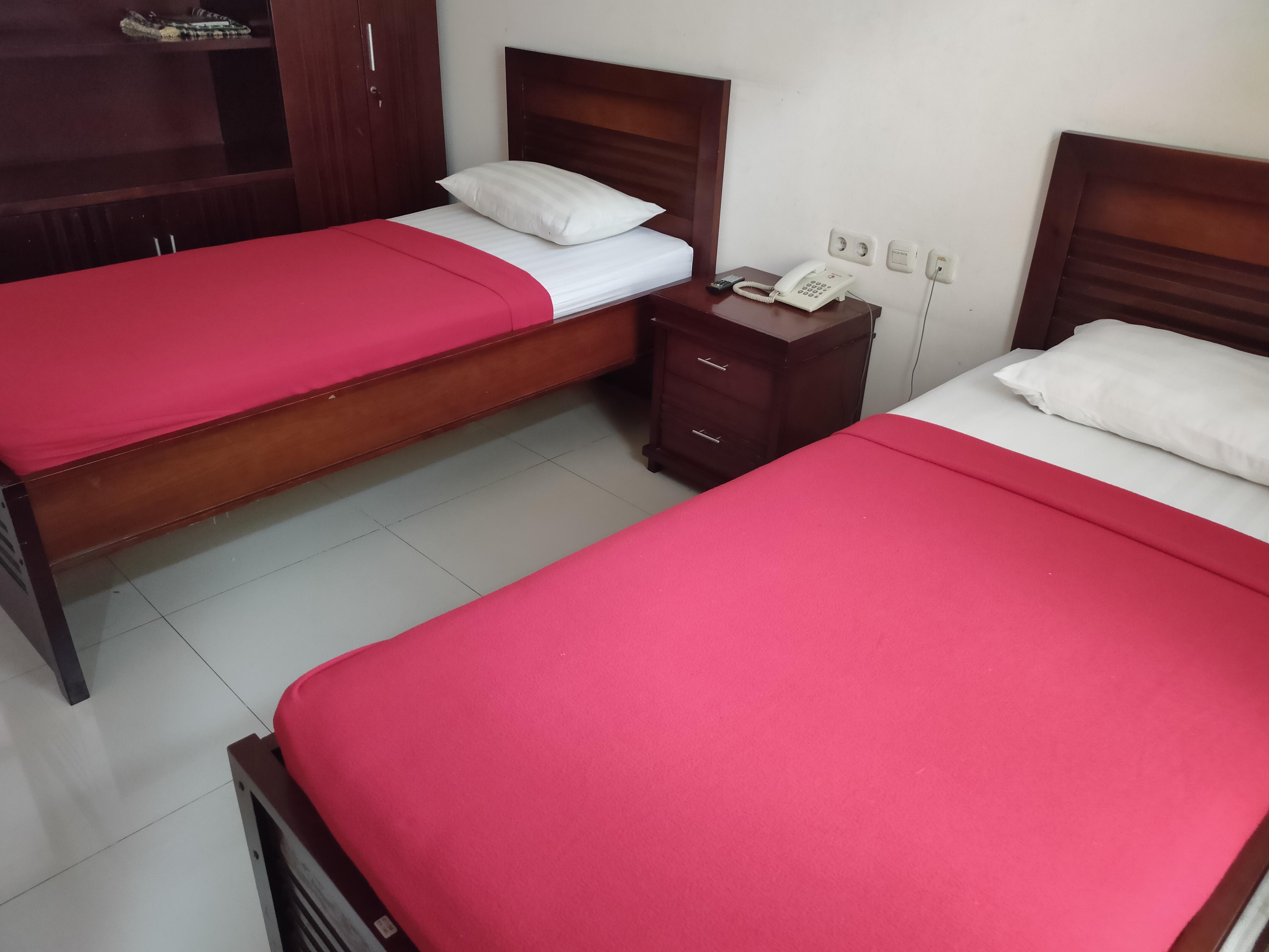 Hotel Oyo 3894 Karunia Muslim Syariah Jakarta Exterior foto
