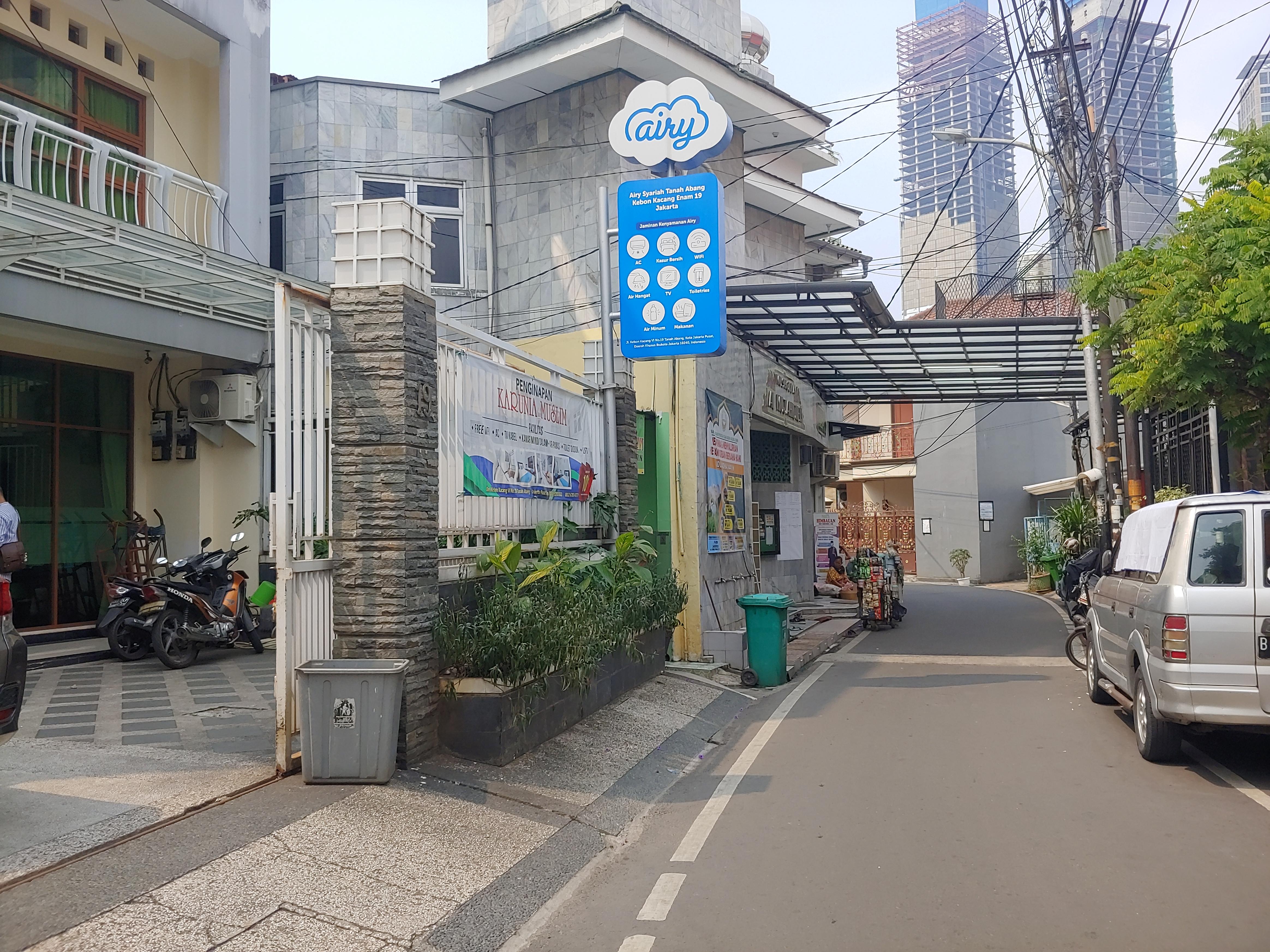 Hotel Oyo 3894 Karunia Muslim Syariah Jakarta Exterior foto