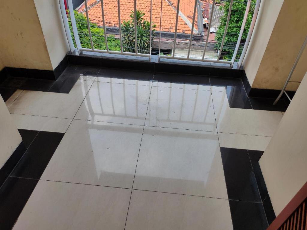 Hotel Oyo 3894 Karunia Muslim Syariah Jakarta Exterior foto